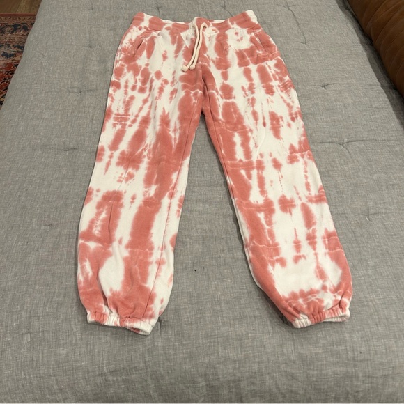 Loft Tie-Dye Lounge Set - Pink and White - Picture 5 of 14